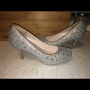 💥CLOSET CLEANOUT💥